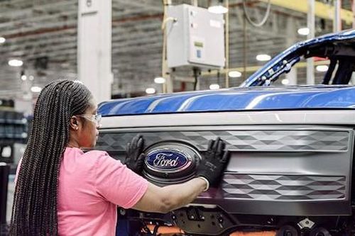 Đại lý Ford tại Mỹ sẽ bị phạt nặng nếu bán mẫu thử F-150 Lightning