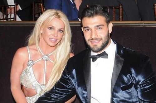 Britney Spears và tình trẻ kém 13 tuổi ấn định ngày cưới