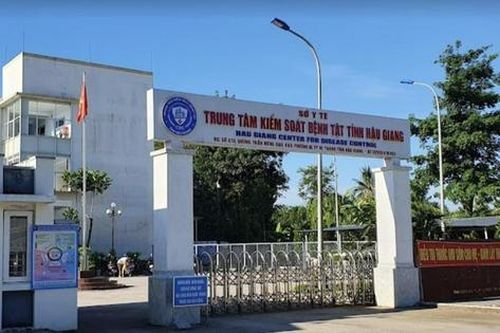 Chủ tịch tỉnh Hậu Giang thông tin vụ giám đốc CDC nộp lại 'túi quà' 450 triệu của Việt Á