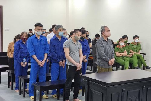 Đánh tráo sổ đỏ, chiếm đoạt gần 23 tỷ đồng