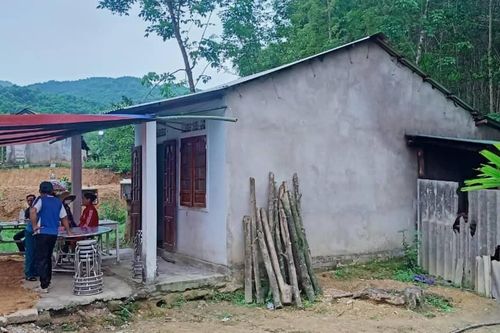 Bắt ốc phụ mẹ, bé gái 10 tuổi đuối nước thương tâm