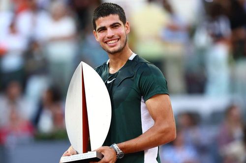 Hạ bệ Alexander Zverev, Carlos Alcaraz lên ngôi Madrid Open 2022