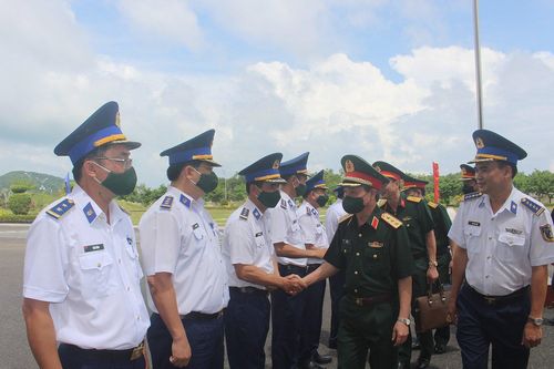 Tổng Cục Chính trị kiểm tra công tác sẵn sàng chiến đấu tại BTL Vùng Cảnh sát biển 4