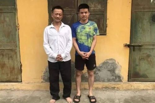 Bắt 2 đối tượng vào thẳng trụ sở công an huyện trộm xe ô tô