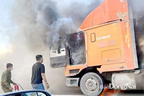 Nguy cơ mất an toàn do cháy xe trên đường cao tốc