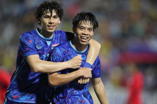 Thắng đậm U23 Singapore, U23 Thái Lan vươn lên ngôi đầu bảng
