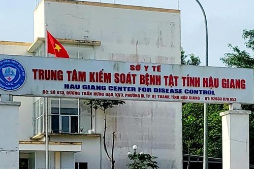 Cách chức Giám đốc CDC Hậu Giang