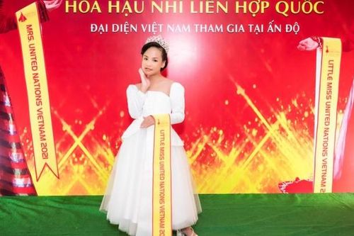 Mẫu nhí Phùng Hiểu Anh đăng quang Hoa hậu Nhí Liên hiệp quốc