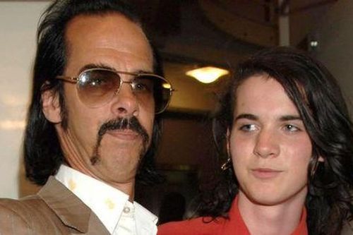 Vừa ra tù, con trai ca sĩ Nick Cave đột ngột qua đời