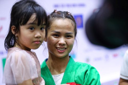 Tô Thị Trang: 'Tôi xin dành tặng HCV cho gia đình và ban huấn luyện'