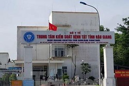 Cách chức giám đốc CDC Hậu Giang