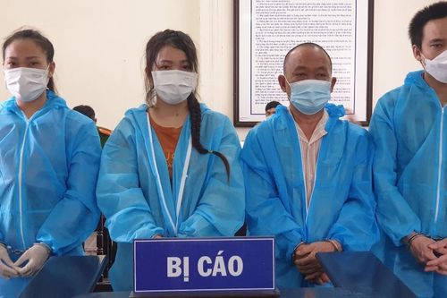 Cả nhà ở tù vì ma túy