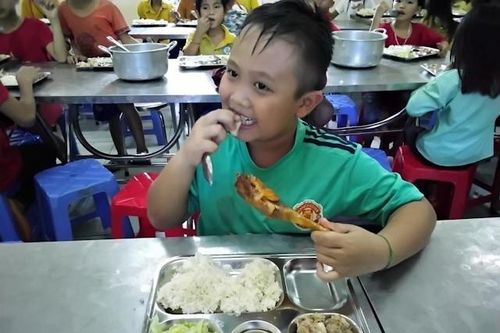 Hà Giang: Quang Bình thực hiện chính sách hỗ trợ cho học sinh vùng khó đến trường học