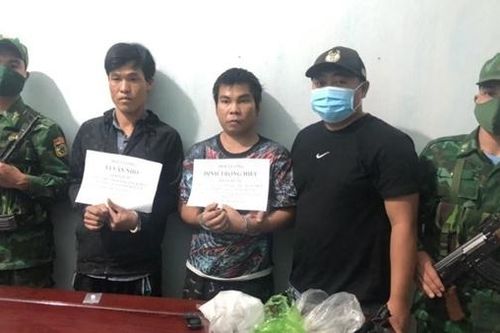 Đối tượng truy nã bị bắt khi đang vận chuyển 1kg ma túy đá