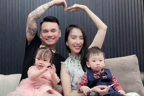 Làm trọng tài 'bất đắc dĩ' trong trận chiến giành đồ chơi của 2 con, Khắc Việt có quan điểm khác đời: Anh không cần phải nhường em!