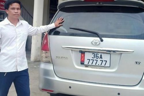Đăng ký lại chiếc xe cũ, người đàn ông gây xôn xao bấm được biển siêu đẹp