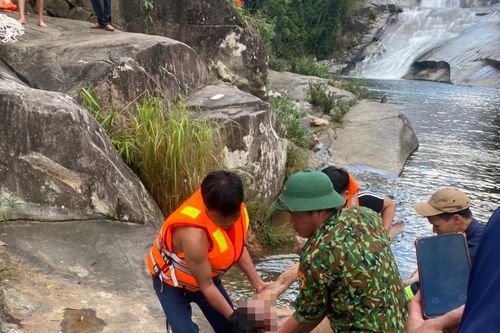 Tìm thấy thi thể người đàn ông mất tích khi tắm thác 7 tầng