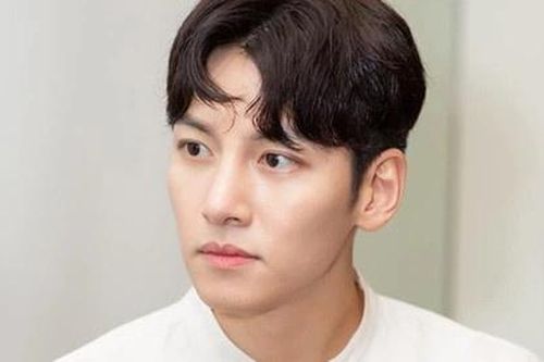 Tuổi thơ khó khăn của Ji Chang Wook