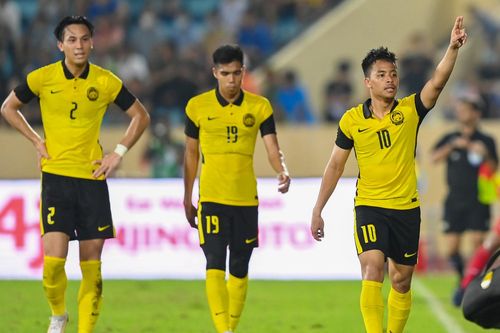 Ngôi sao từ trời Âu tỏa sáng giúp U23 Malaysia giữ ngôi đầu bảng