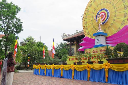 Rộn ràng không khí mừng lễ Phật đản