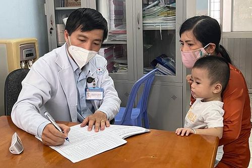 Tăng cường bác sĩ trẻ cho y tế cơ sở
