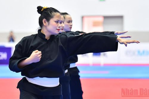 Những cô gái 'vàng' nội dung biểu diễn môn Pencak Silat