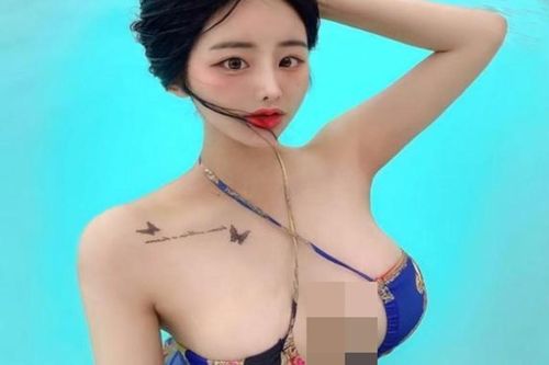 Gái xinh Hàn Quốc 'làm nóng' mùa hè với kiểu áo tắm tôn vòng 1
