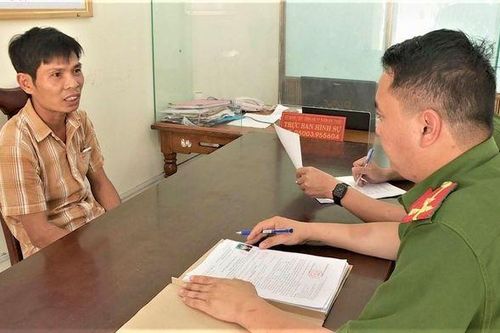 Bắt giữ đối tượng mang 2 lệnh truy nã