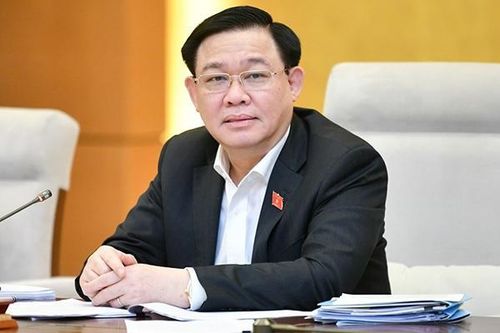 Chủ tịch Quốc hội: 'Thị trường chứng khoán quá bất thường'