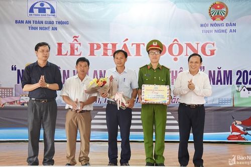 Nghệ An ra mắt mô hình 'Nông dân với An toàn giao thông'