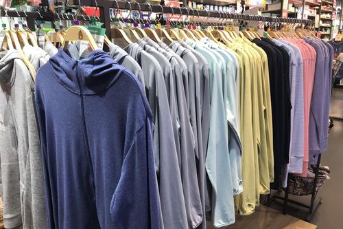 Hà Nội: Thị trường áo chống nắng bắt đầu sôi động chuẩn bị vào Hè