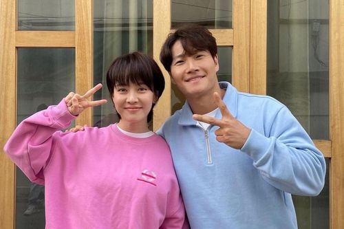 Phản hồi của Song Ji Hyo khi bị ghép đôi với Kim Jong Kook: 'Có lẽ nó thực sự ổn?'