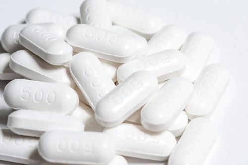 Buồn chuyện gia đình, nam sinh lớp 8 uống 40 viên Paracetalmol