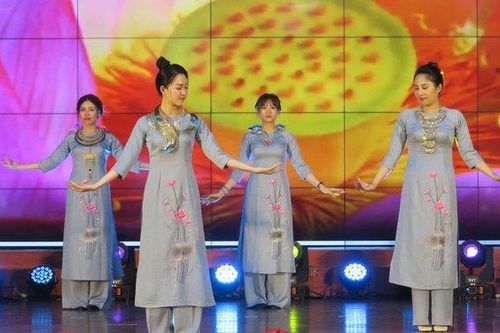 Lễ hội Áo dài tôn vinh nét đẹp phụ nữ đất Cảng