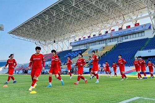 'Các cô gái kim cương' xuất trận