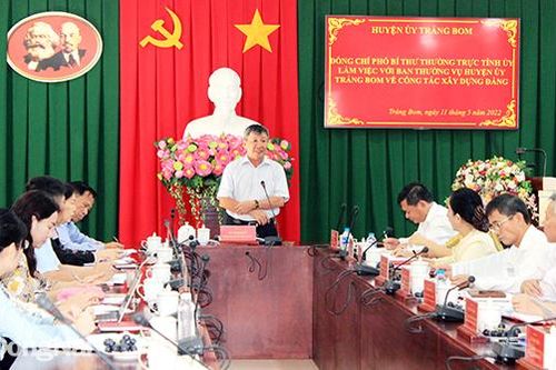 Lãnh đạo thực hiện tốt hơn nữa công tác xây dựng Đảng