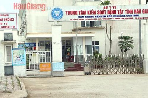 Bắt Giám đốc CDC Hậu Giang và 2 thuộc cấp liên quan vụ Việt Á