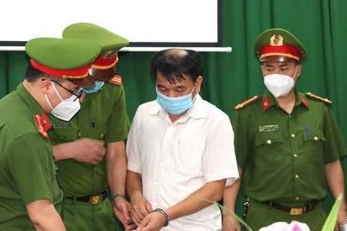 Bắt giam lãnh đạo CDC hai tỉnh Hậu Giang và Hà Giang liên quan Công ty Việt Á