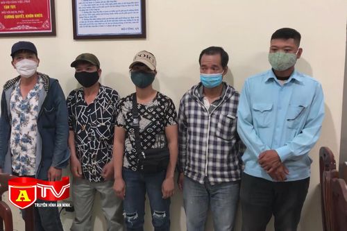 Lập hồ sơ xử lý 5 đối tượng 'cò mồi' cho nhà thuốc