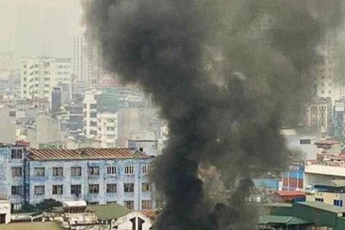 Dập tắt đám cháy tại ngôi nhà 4 tầng ở Thanh Xuân