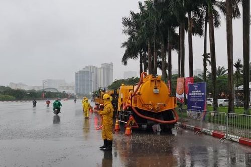 Tăng cường ứng trực, hạn chế ngập úng quanh sân vận động Mỹ Đình
