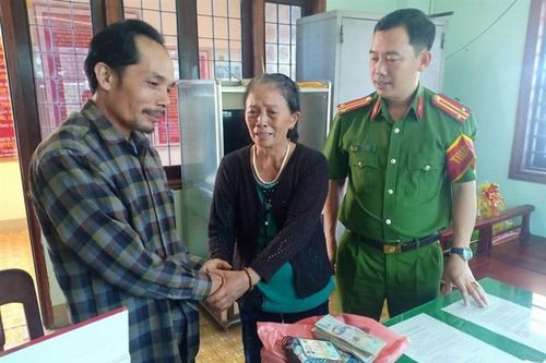 Trả ví cho người đánh rơi