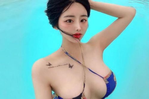 Gái xinh Hàn Quốc 'làm nóng' mùa hè với kiểu áo tắm tôn vòng 1