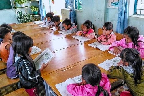 Tiếp tục tăng cường tiếng Việt cho học sinh dân tộc thiểu số
