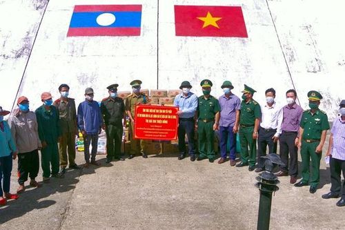 Thừa Thiên Huế: Hơn 1 tỷ đồng hỗ trợ lương thực, thực phẩm cho lực lượng vũ trang và nhân dân biên giới của Lào
