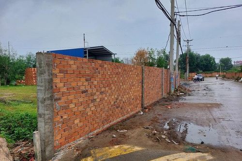 Dân mất lối đi, chính quyền nói đường của doanh nghiệp