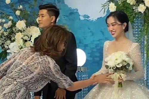 Thực hư chuyện Trang Trần 'check' bụng vợ Hà Đức Chinh trong lễ cưới?
