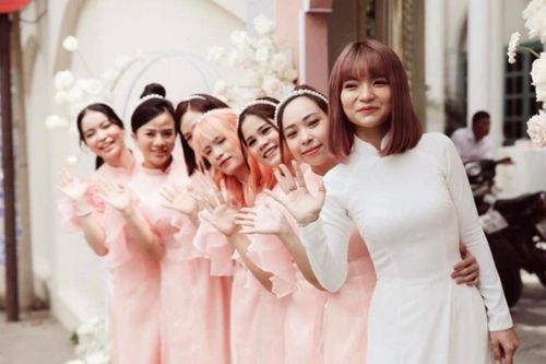 Lộ diện nhan sắc bà xã Mạc Văn Khoa trước 'giờ G', nhưng visual dàn bê tráp mới là 'spotlight'
