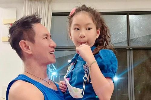 Lý Hải mượn con gái 20 ngàn đồng, hành động sau đó của bé nhận 'mưa' lời khen