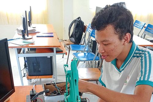 Phong trào nghiên cứu khoa học ở một trường biên giới